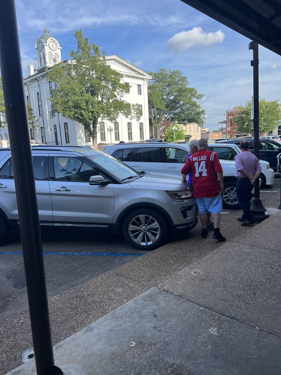 <a href="/bowallace14/">Bo Wallace</a> Legends Never Die #PlayersMakePlays