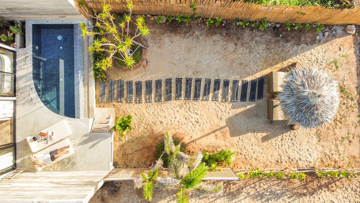 anapaht_'s tweet image. Demi III #รีวิวปราณบุรี ที่พักสวยวิวทะเลทุกห้อง มีห้องพักแค่4 ห้องเอง Sun Moon Sea Star เราพักห้องSun แสงปังสมชื่อเขา เดินจากเตียงลงเล่นสระน้ำของห้อง เดินลงทะเล ถ่ายรูปไม่พัก อาหารเช้าเสิร์ฟ ญี่ปุ่นเซ็ทจุกๆ #รีวิวที่พัก #maiubaan