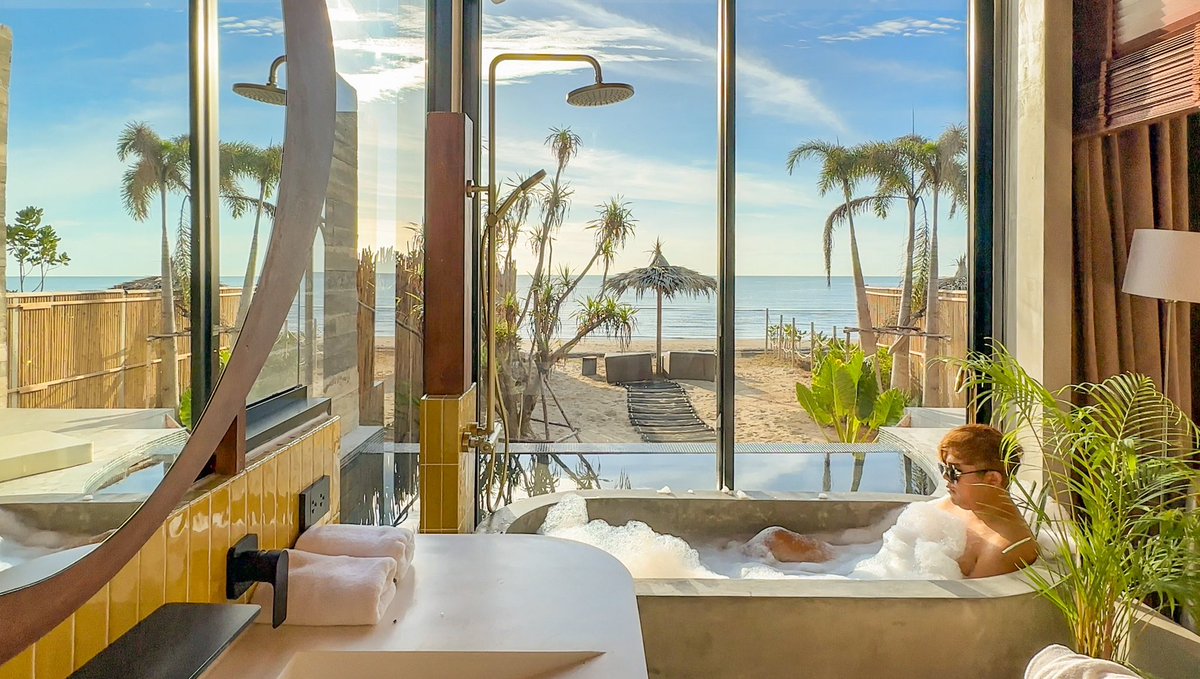 anapaht_'s tweet image. Demi III #รีวิวปราณบุรี ที่พักสวยวิวทะเลทุกห้อง มีห้องพักแค่4 ห้องเอง Sun Moon Sea Star เราพักห้องSun แสงปังสมชื่อเขา เดินจากเตียงลงเล่นสระน้ำของห้อง เดินลงทะเล ถ่ายรูปไม่พัก อาหารเช้าเสิร์ฟ ญี่ปุ่นเซ็ทจุกๆ #รีวิวที่พัก #maiubaan