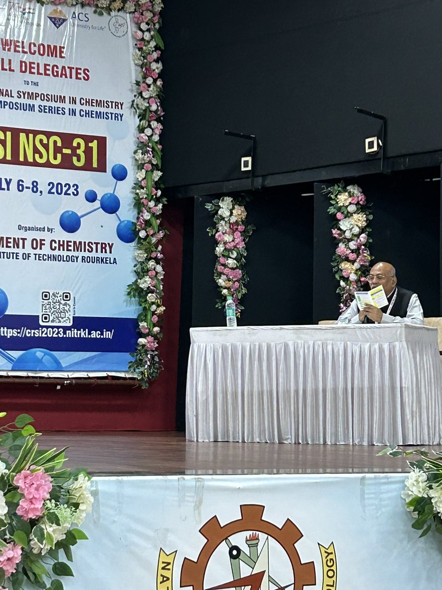 Prof Debashis Mukherjee is giving Sourav Pal Endowment Lecture in @31CRSI_NSC. The session is chaired by Prof Javed Iqbal. @JavediqbalProf @ChemResSocIndia @AshokaUniv @maitrau