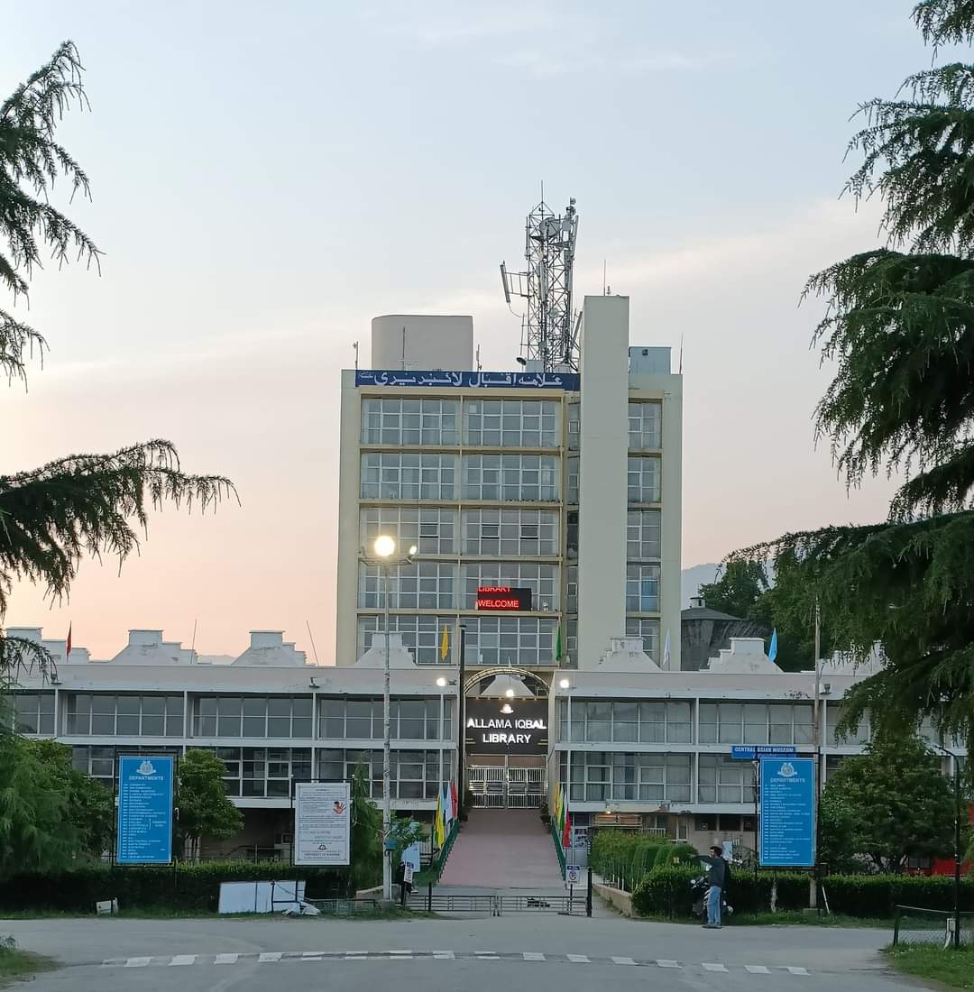 RisingKashmir's tweet photo. #KU #facultymembers express gratitude to #LG over landmark #decision to increase #retirementage of #universityprofessors
@OfficeOfLGJandK. @manojsinha_
https://t.co/0LgxvPrmgD https://t.co/R14JFS9C44