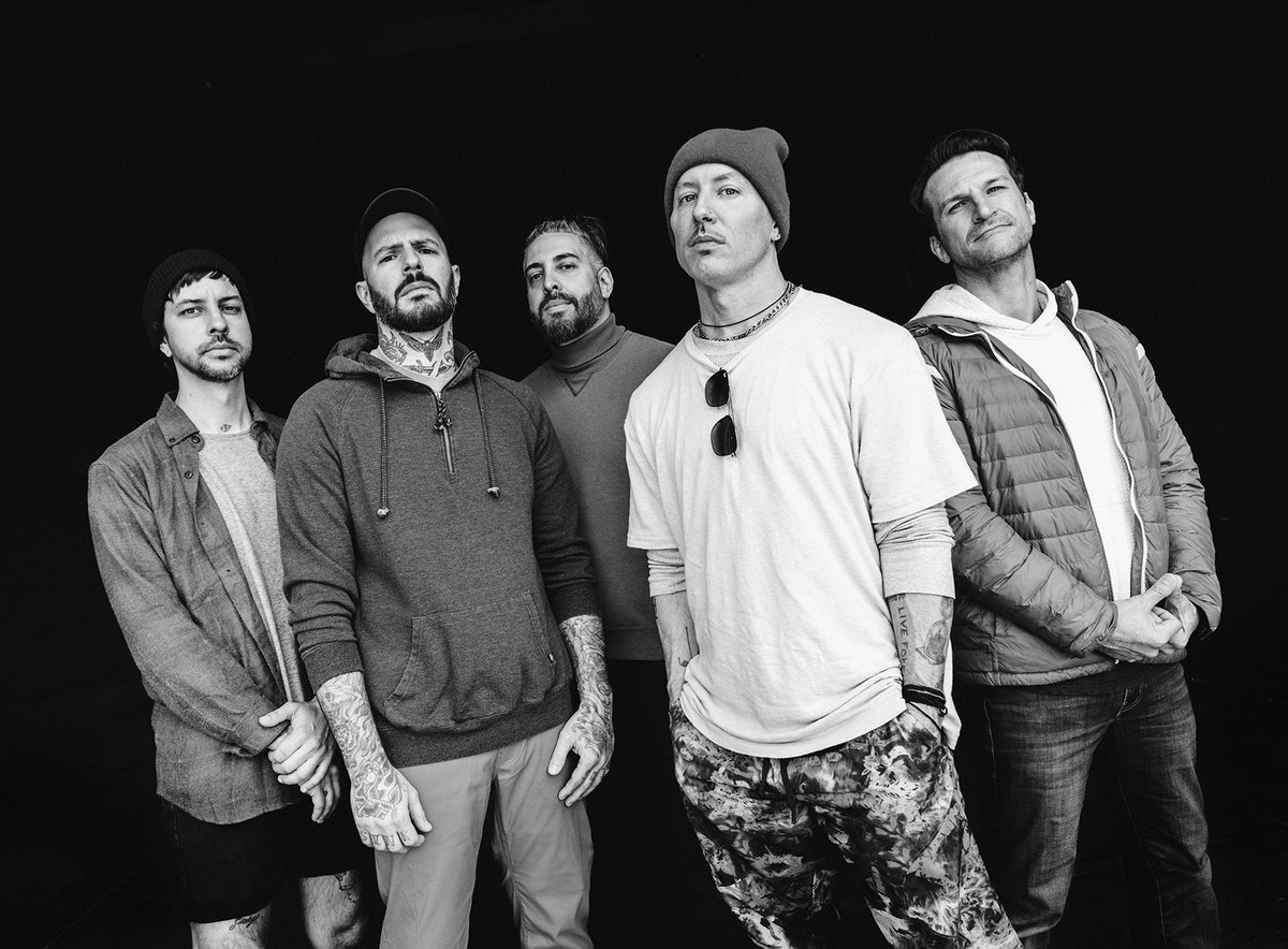 🚨 Surprise! BETTER LOVERS — the new supergroup featuring former members of EVERY TIME I DIE and DILLINGER ESCAPE PLAN — have dropped their debut EP.

🔊 Blast it now shorturl.at/vzIW5