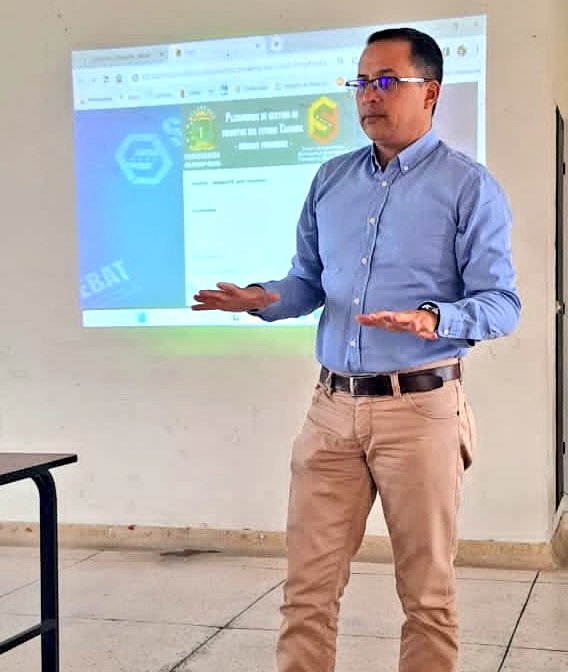 "SI AMAS LO QUE HACES, NUNCA SERÁ UN TRABAJO" CONFUCIO 
Para Alcanzar el éxito, debemos estar comprometidos y apasionados por la labor que realizamos. Continúemos trabajando con el amor y pasión que tiene el Gob. <a href="/FreddyBernal/">Freddy Bernal</a> por el Táchira que sueña para todos 
<a href="/BermudezJoseA/">Bermúdez José</a>