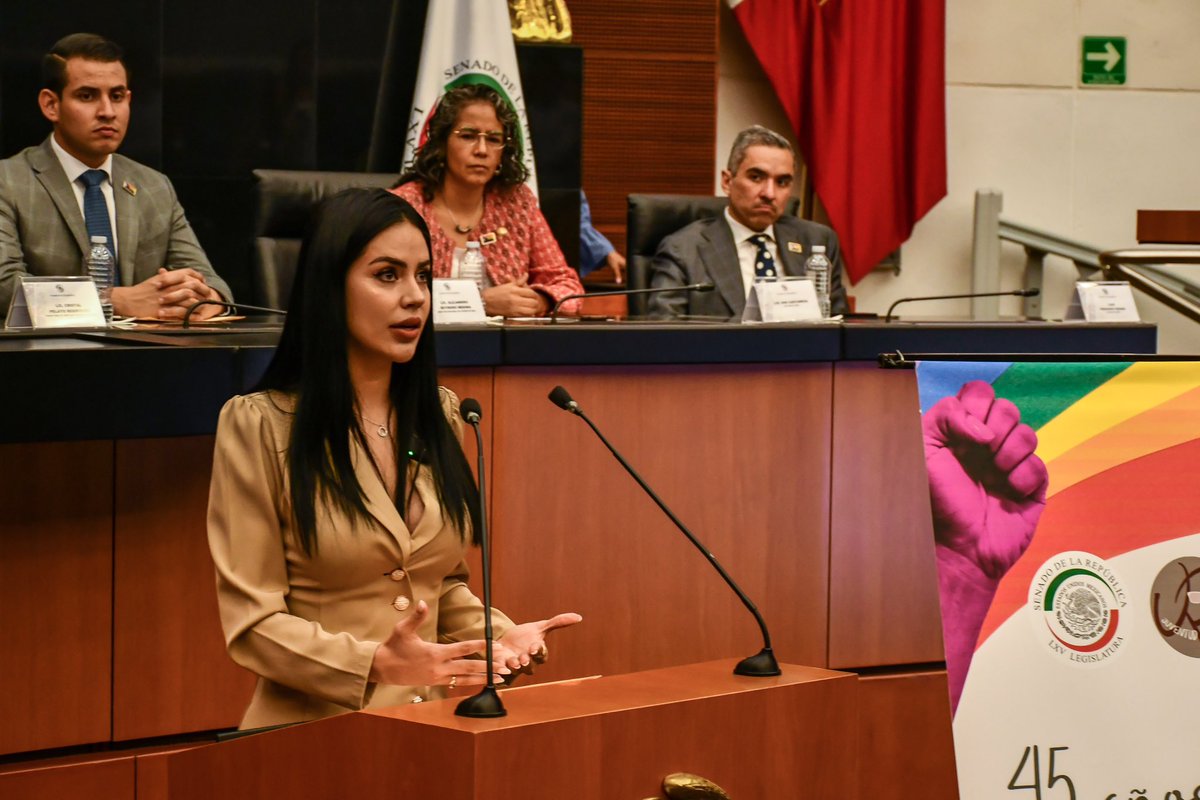 YaajMexico's tweet photo. #HISTORICO 🏆 La presidencia de la Junta de Coordinación Política del @senadomexicano ha otorgado el reconocimiento "45 Años de Orgullo" 🏳️‍⚧️🏳️‍🌈 a @ivantagledurand, Director General de nuestra organización @YaajMexico, por su labor realizada en la defensa de los derechos humanos de las personas LGBTIQ+. Asimismo, se reconocieron a aquellas figuras que han desafiado estereotipos en nuestro país, abriendo camino para lxs que ya no están, lxs que estamos y lxs que vendrán. 🎖️

#LGBTAdvocacy #Orgullo2023mx #NoMásECOSIG #JusticiaSinDiscriminación #SomosYaaj