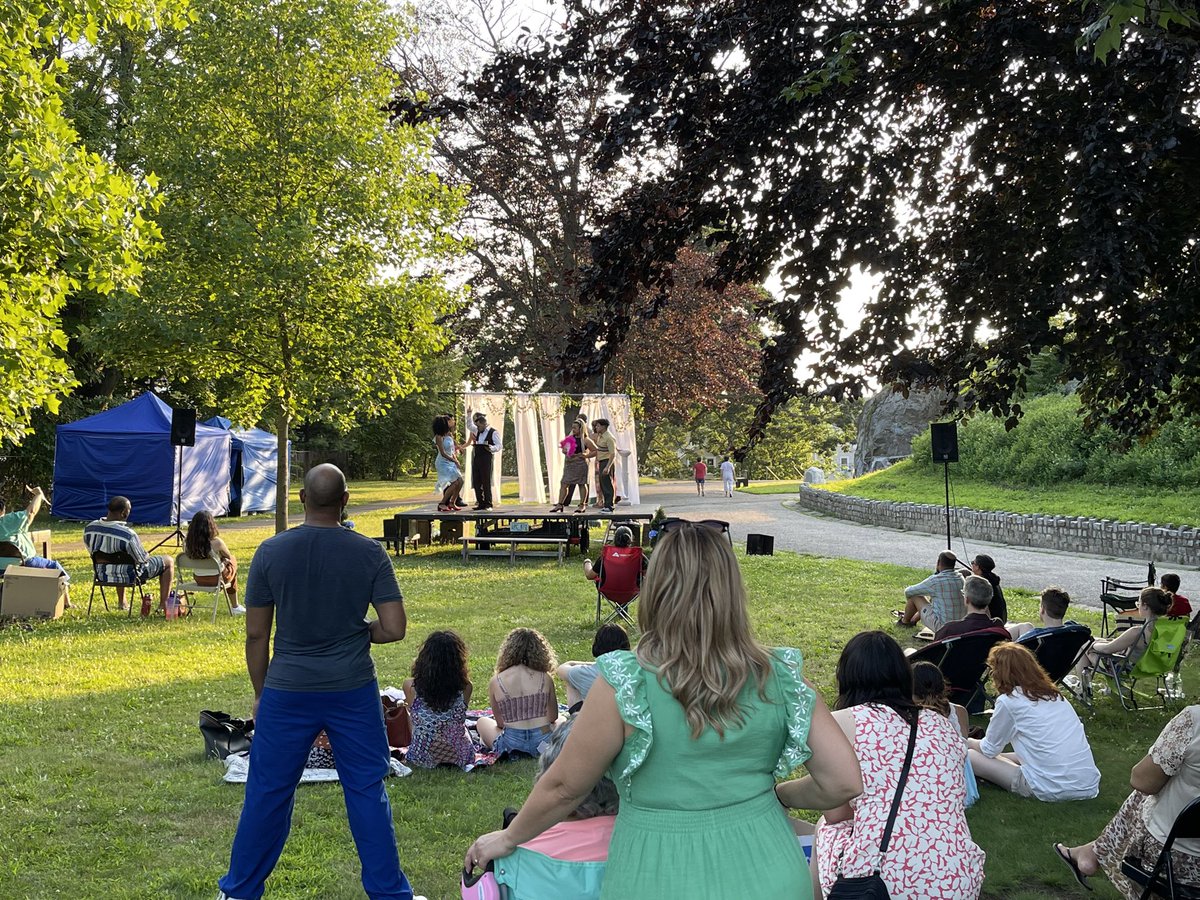 MariaForCF's tweet image. Perfect night for Teatro en el Verano. Presented by @RILatinoArts and @trinityrep. Gracias @martavmarta and @kufacastro for bringing the arts into our communities.