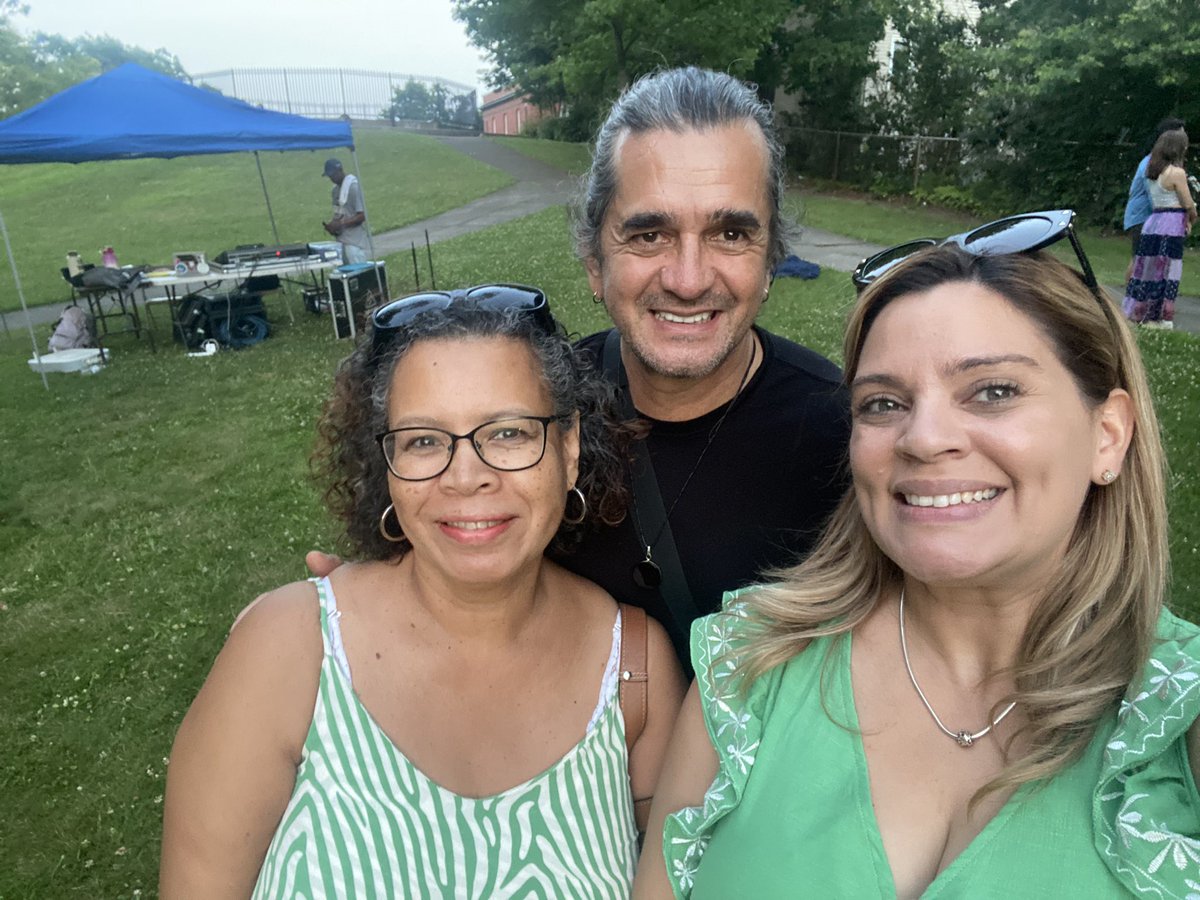 MariaForCF's tweet image. Perfect night for Teatro en el Verano. Presented by @RILatinoArts and @trinityrep. Gracias @martavmarta and @kufacastro for bringing the arts into our communities.