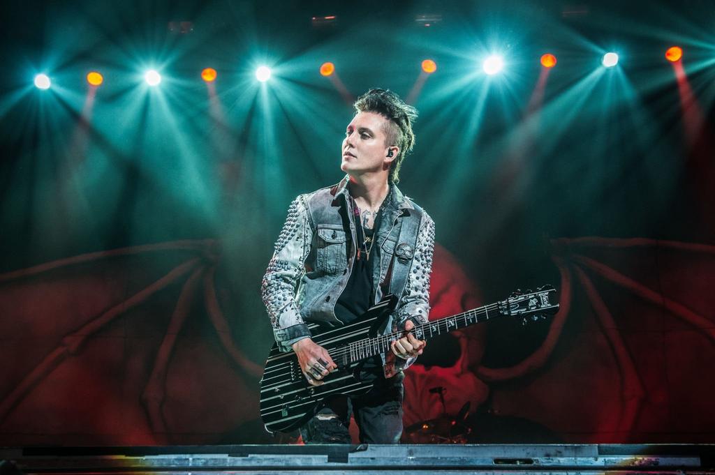 Happy birthday to the best guitarist ever and my favorite guitarist, Synyster Gates.     Photo by: David Wolff 