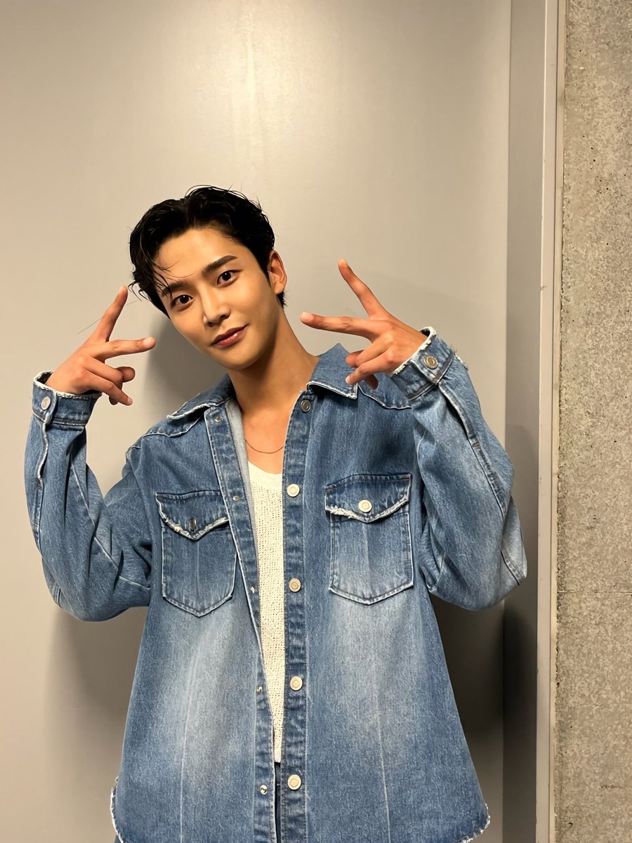 807woon's tweet photo. 自分まとめ用
🐭ファンミ公式
 #ロウン
 #rowoon https://t.co/i2wnkti2JK