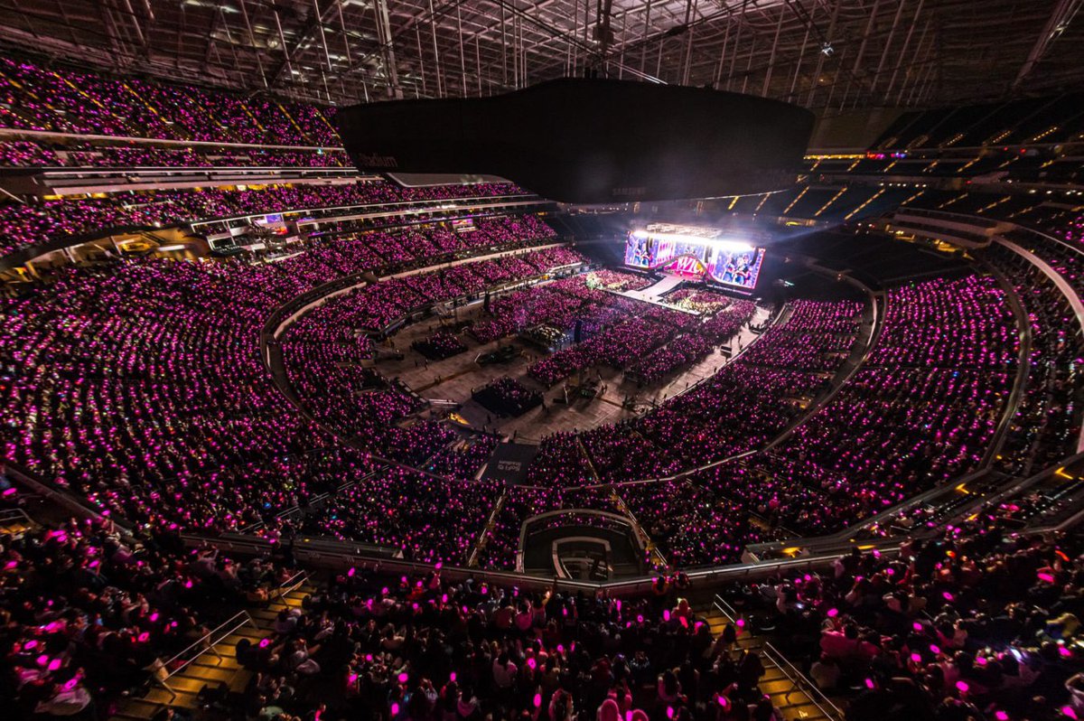 tzulovelyy's tweet photo. MetLife ✅.                                    SoFi ✅ https://t.co/hoZq3fEr6i