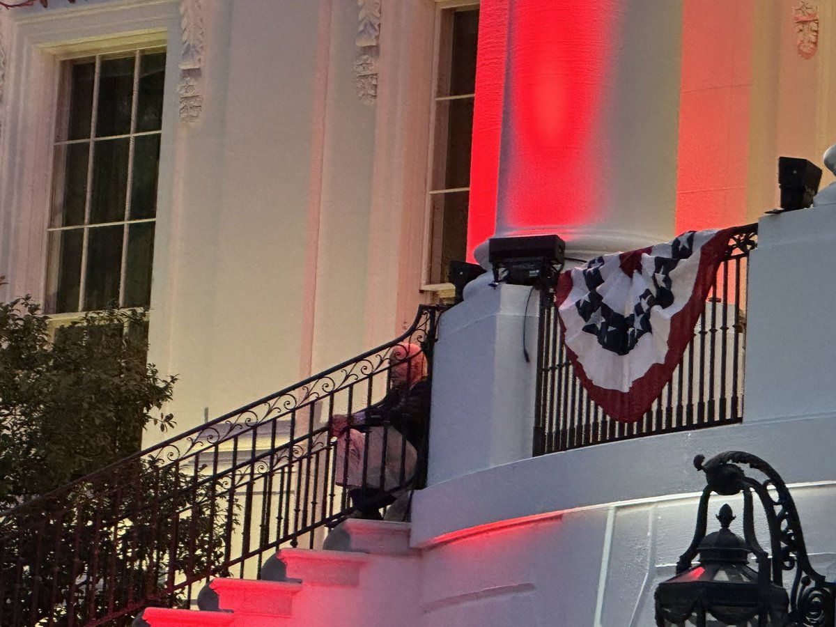 Sure looks like a contemplative father whose son has just relapsed to me… 

#HunterBidenCocaine #BidenDrugFamily #whitehousecocaine