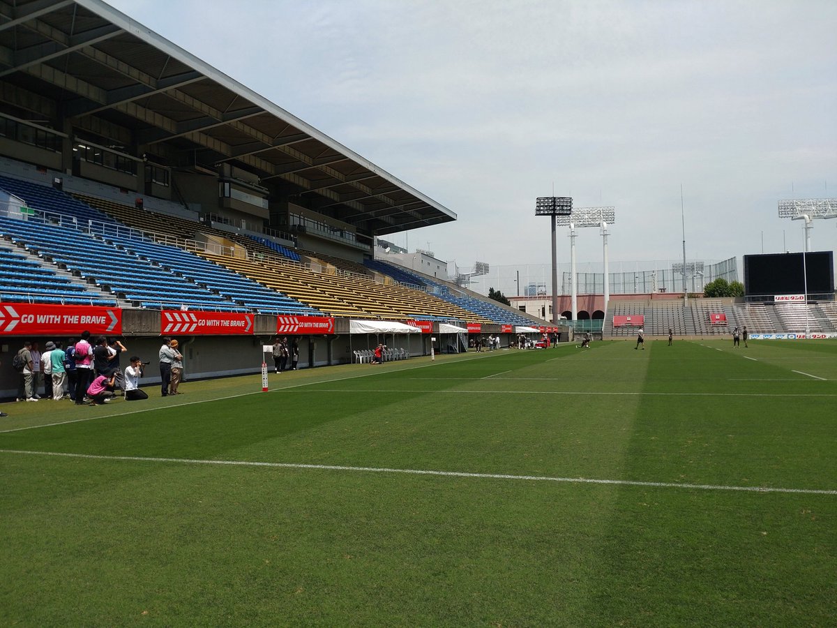 sponichi_r's tweet image. #日本代表 のキャプテンズランがまもなく始まります。秩父宮ラグビー場の気温はすでに32度🌞暑い❗

なお試合で着用するジャージーは、ジャパンXVがグレイの段柄（昨秋のオーストラリアＡ戦で着用したもの）、オールブラックスXVがグレイです。色被り、ちょっと心配です…。