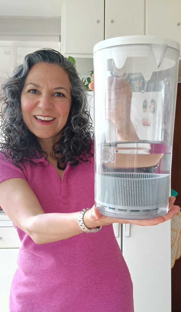 RosiquiB's tweet photo. Una vez que pruebas el agua del OPTIMAZER ya no quieres ninguna otra 😃 #rosiquibalance #agua #aguaconminerales #aguaalcalina #aguaenergizada #aguaviva #saludable #salud #belleza #bienestar #water #healthy #healthylifestyle #Nikken #BeNikken #FelizJuevesATodos https://t.co/xRGaWUjRfK