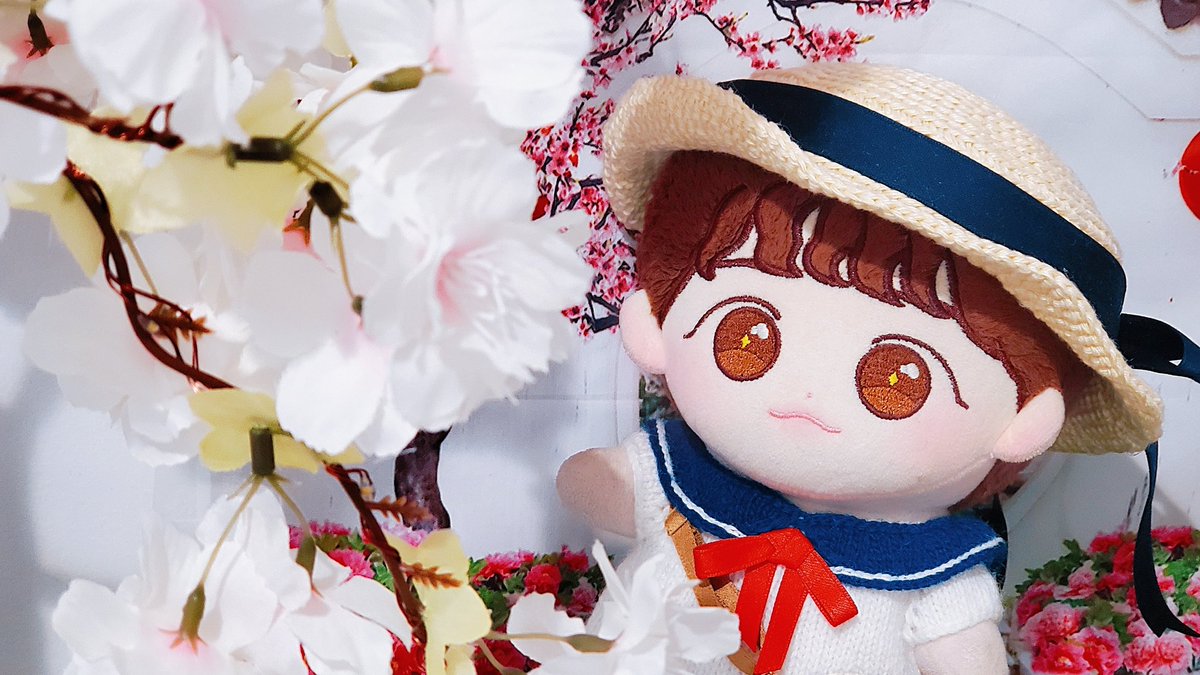 🐾안녕하세요 쥬니에요❤

이렇게 늦게 돌아온 쥬니를 여전히 탐라에 둬주셔서 너무 감사하다는 말씀을 드리구 싶었오요🙇‍♀️💗

쥬니는 그동안 사진은 마니 못 찍었어두 어먀 예쁨 여전히 듬뿍 받느라 조금 더 꼬질해졌더랍니다🤧

어먀한테 예쁜 새 옷 만들어달라 하기 전에 목욕부터 해야겠오요💦