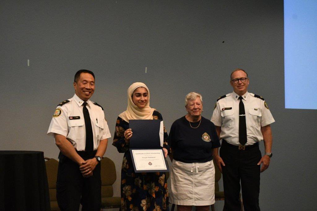 jameshung5's tweet photo. Tonight, our @TPS41Div CPLC, working with our community were able to award ten Grade 12 graduates with $1000 each towards their first year of university!
#helpingyouth
#futureofscarborough
#ontheirway
Thank you everybody!!! https://t.co/POTbQVaPD7