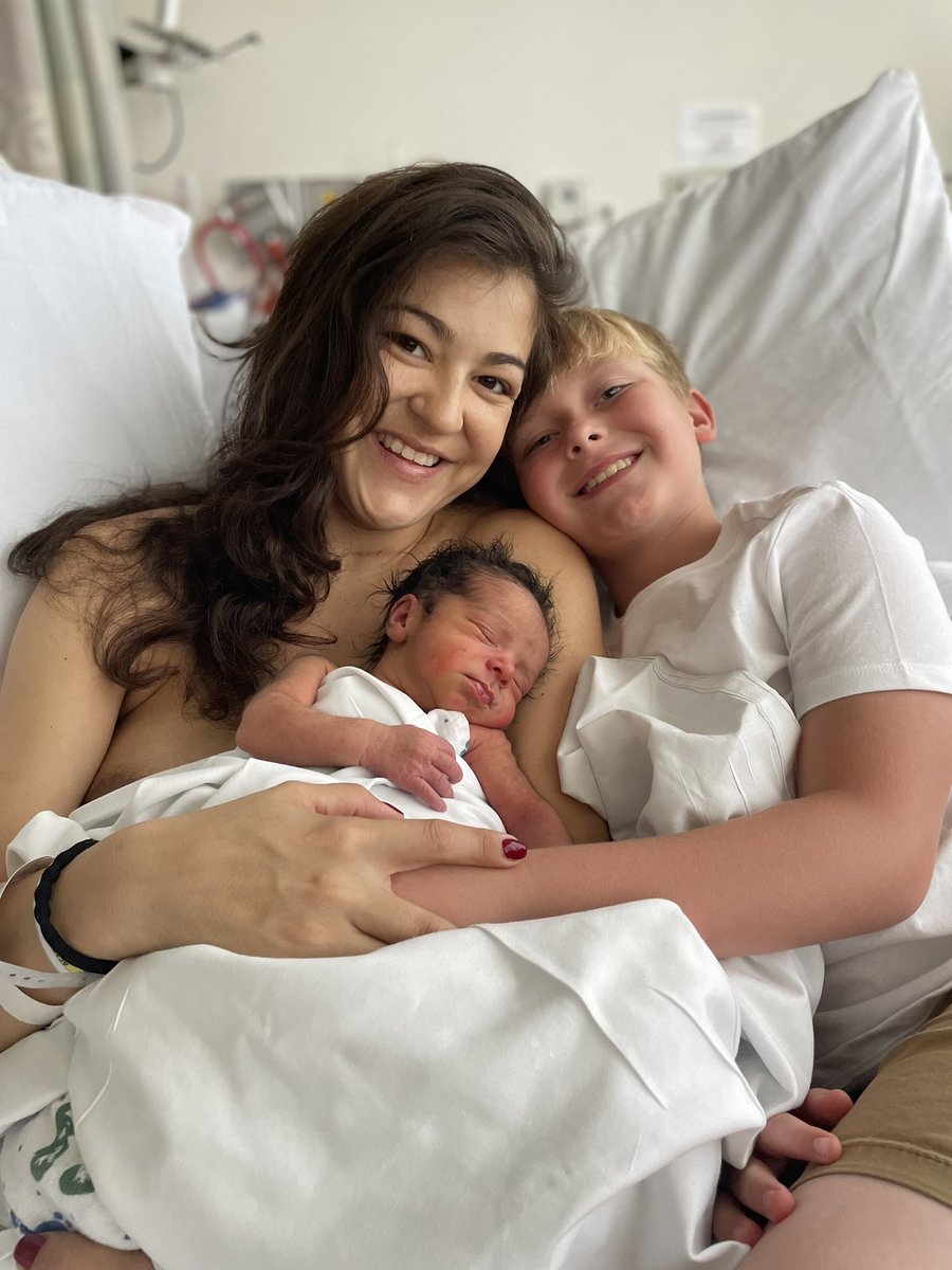 the_cyberqueen's tweet photo. 1st week of life❤️ https://t.co/R5oSudwN3Y