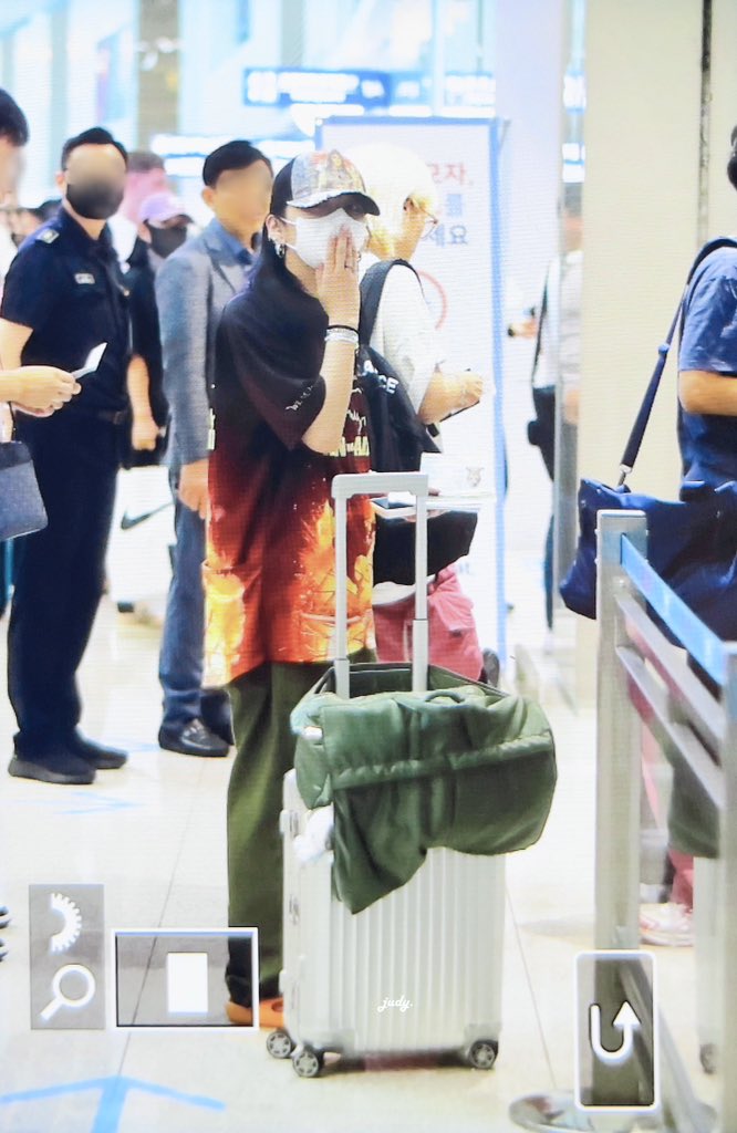 230707 ICN pre.
쪼꼬미 투어 잘 다녀와🥹🥹🥹

#KARD #JIWOO #전지우
<a href="/KARD_Official/">KARD (카드)</a> <a href="/jeonjiwoo1004/">전지우</a>