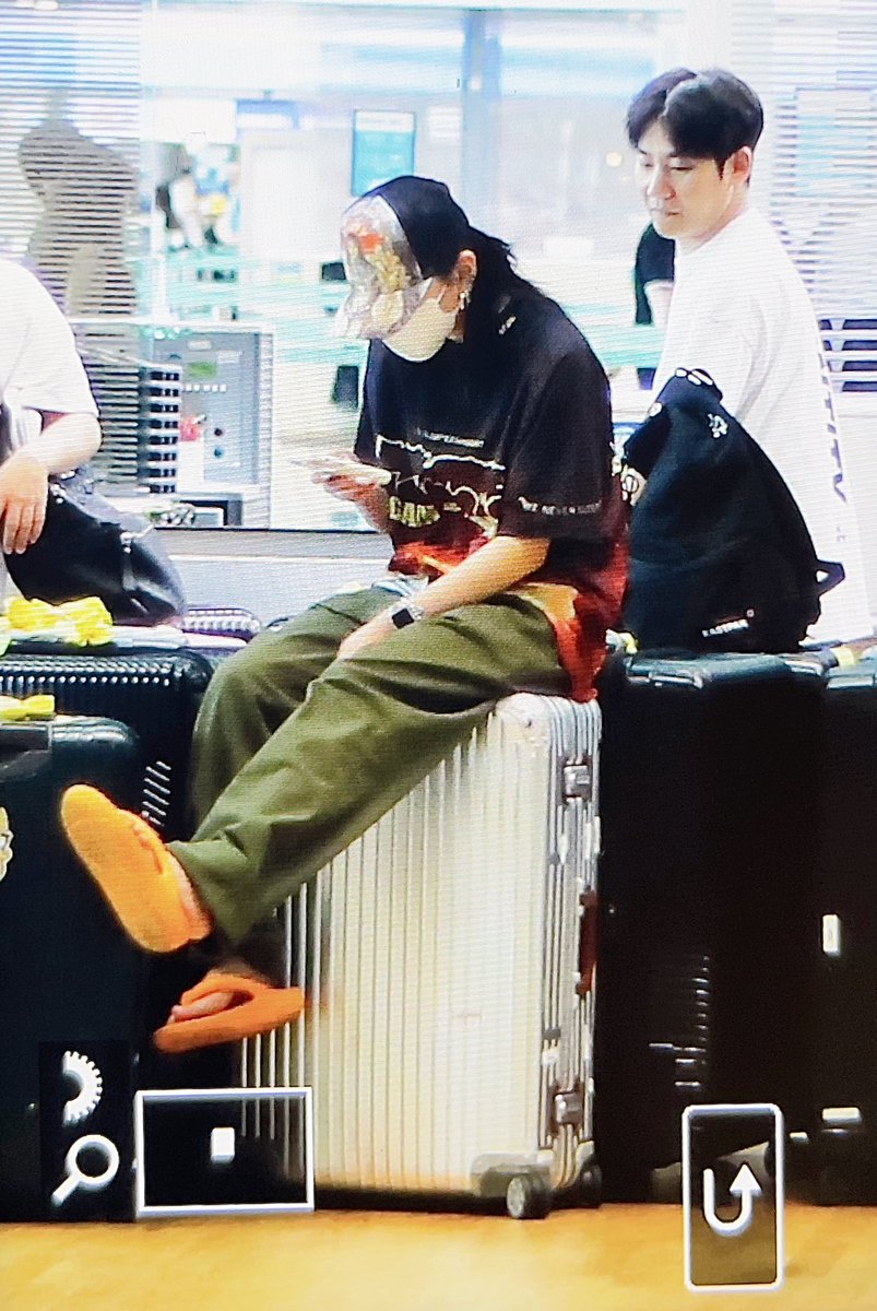 230707 ICN pre.
너무너무 작고 소중해🥺🫶🏻

#KARD #JIWOO #전지우
<a href="/KARD_Official/">KARD (카드)</a> <a href="/jeonjiwoo1004/">전지우</a>