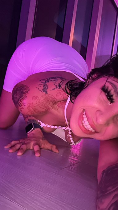 Last night on set https://t.co/jxhsBjxjYi