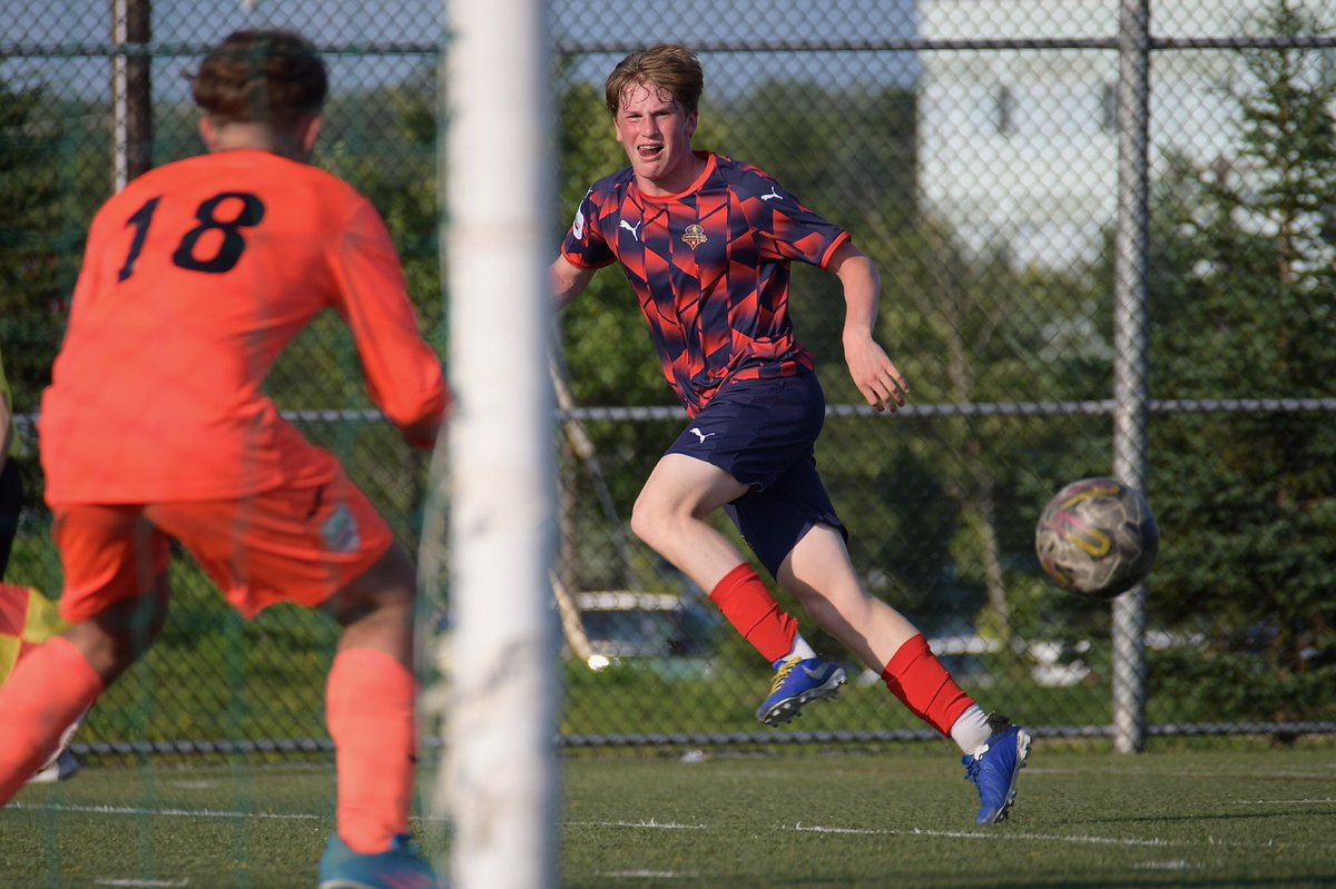 U17 Boys Soccer action tonight between <a href="/SuburbanFC/">Suburban FC</a> &amp; <a href="/HalifaxDunbrack/">Halifax Dunbrack Soccer Club</a> !!!⚽️ <a href="/SoccerNS/">Soccer Nova Scotia</a>