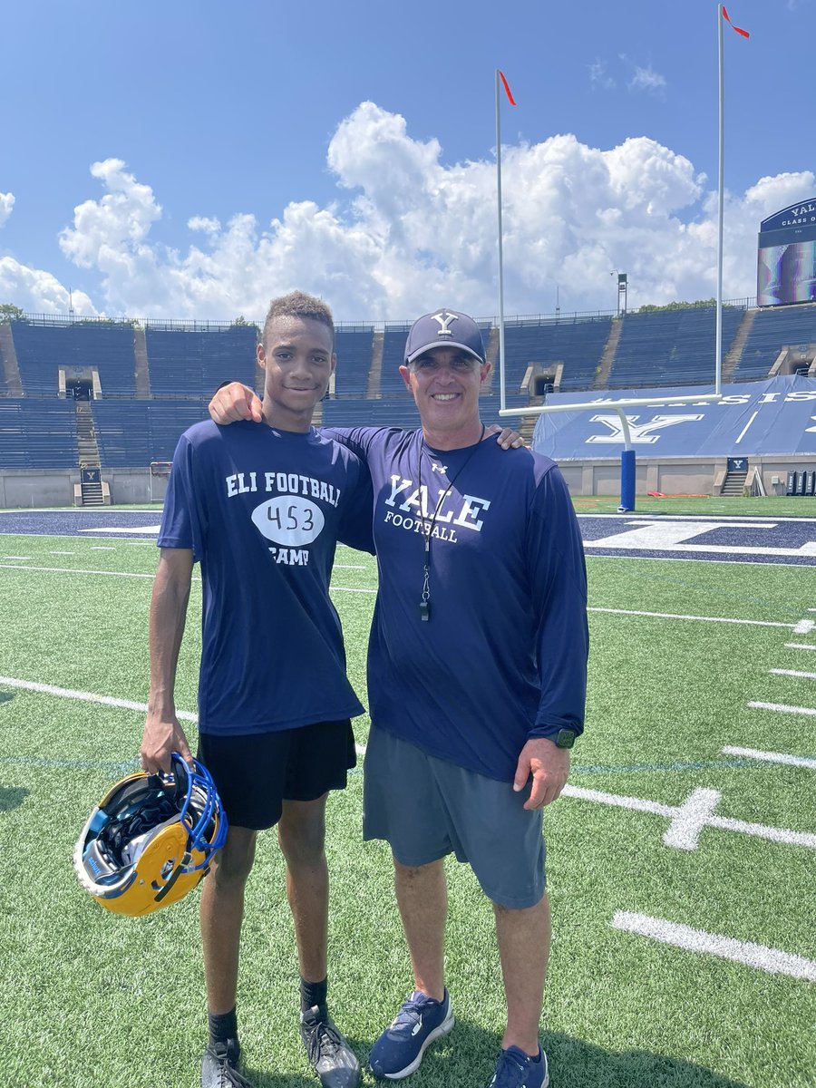 TylerAmsteadB35's tweet photo. Thank u @CoachRenoYale for an awesome camp @yalefootball great skill work/competition/player panel 💯 thank u @coachjjanderson for the DB work-looking forward to building relationships.  Thanks for the pizza rec #WoosterSt https://t.co/nEx39g2vyt