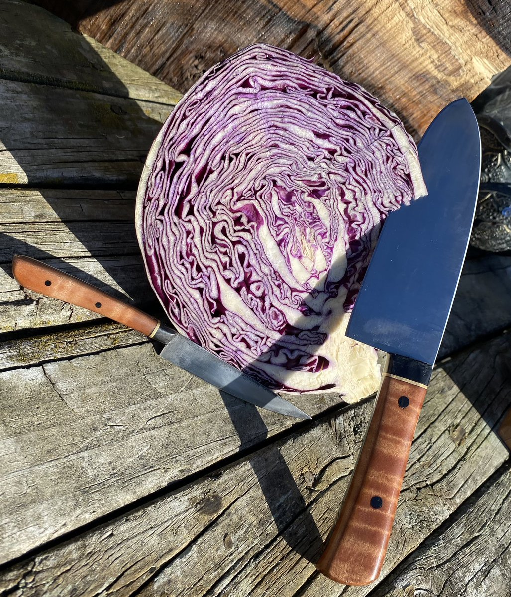 CullersKitchen's tweet photo. Kitchen knife and pairing set, Santoku shape on the kitchen knife, this would be a good all rounder great for slicing veggies or raw/roasted meats. this would retail at $300NZ https://t.co/n0Ou2STWVJ