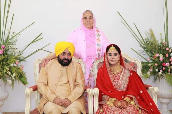 khanlassoi49's tweet photo. Happy Wedding AnniversaryCM Saab .@BhagwantMann ji 💐💐 https://t.co/sEeVZwWVFJ