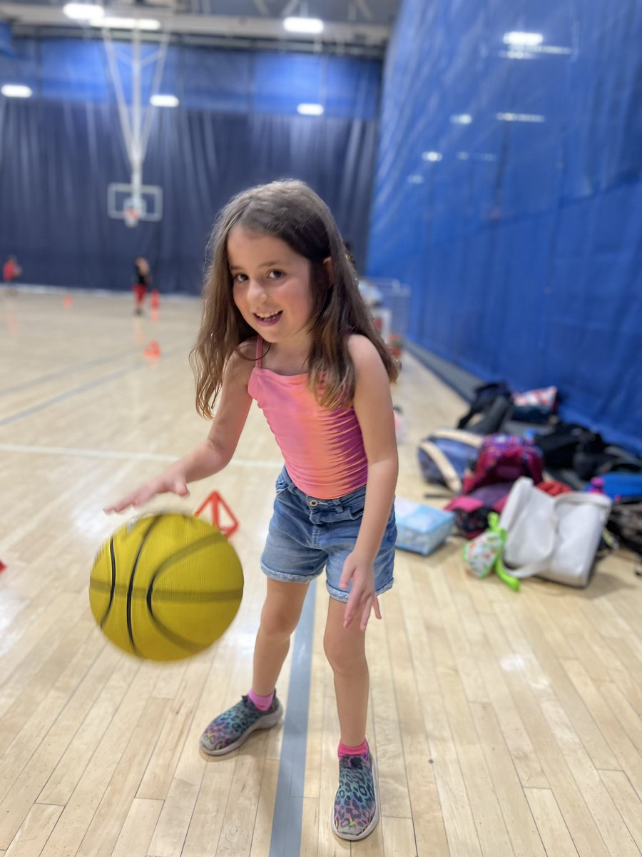 jillian_pizzo's tweet image. We love our swimming days @UWindsor ! Thank you for planning a fun afternoon for our #CampMigizi students @gecdsbpro @ClaraHowitt #GECDSBSLP2023