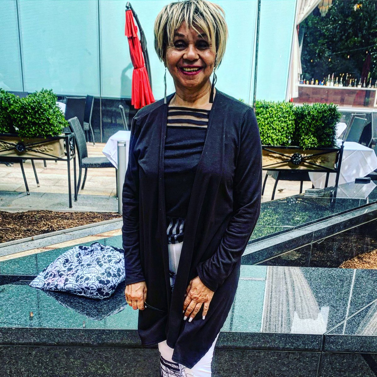 SandraFJackson's tweet image. Day started out hectic, good to get a ray of sunshine also a unexpected encounter too.
#thursdayvibes
#righttimerightplace 
♥️🙌🏼👏🏼💯