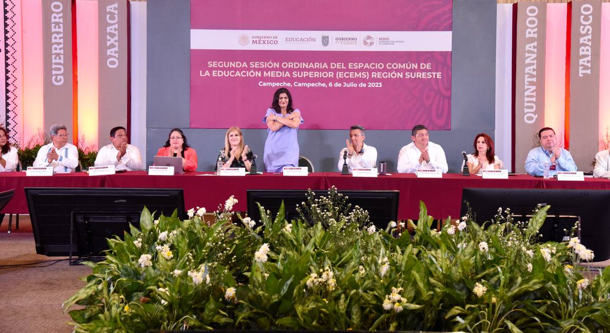 RaulPozosMx's tweet photo. Para @LaydaSansores que es maestra por convicción y por profesión, todas las acciones que tienen que ver con educación son su prioridad. Coincido con @Nora_Ruvalcaba en que quienes trabajamos por la educación en México nos une el ánimo de brindar formación de excelencia a jóvenes https://t.co/EZCgVFqXoc
