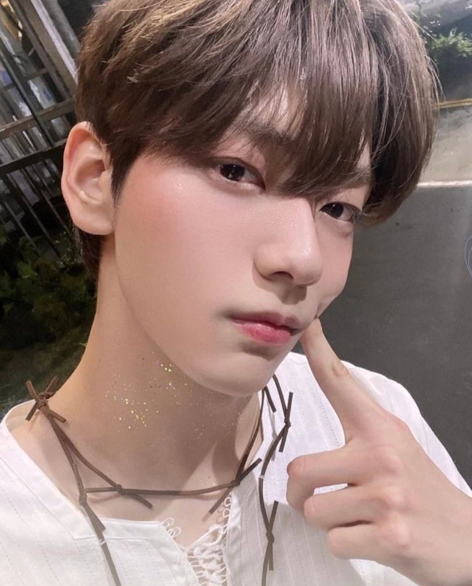 соскучилась по вам жоска :(((((
как у вас дела любимые 🤓🤓🤓🤓