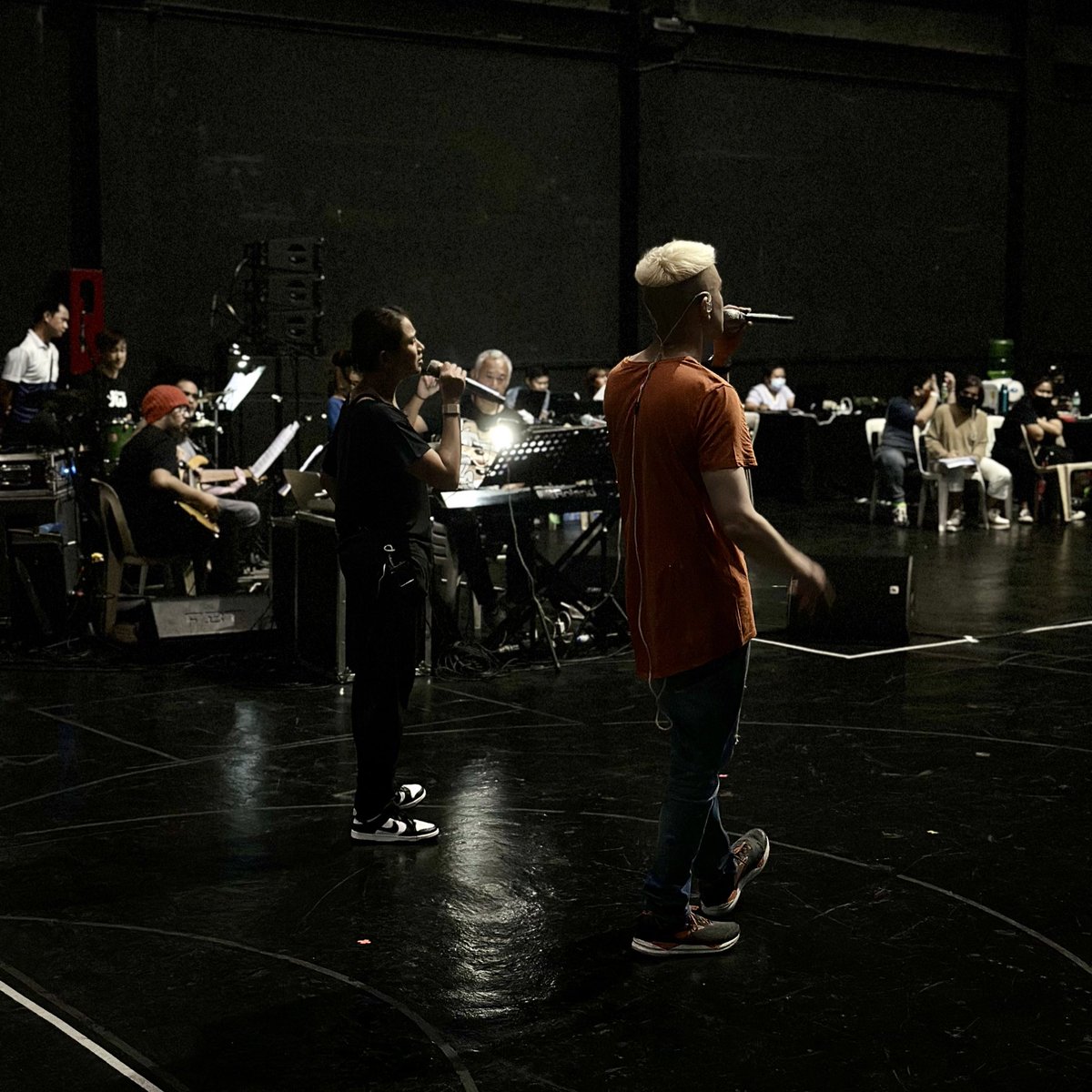 brenan_e's tweet image. See you tonight! It is gonna be EPIC! @JustSarahG x @Bamboomusiclive #sarahgxbamboo #backupsinger #sarahgeronimo #bamboo