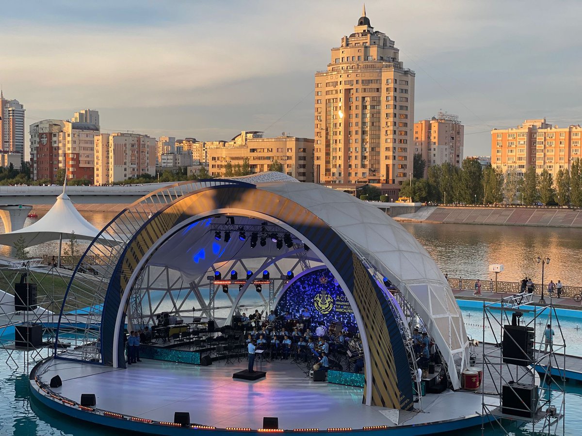 indembastana's tweet photo. The Indian Airforce Band gave a scintillating performance to audience in the Amphitheater on the shores of the Ishim River.

The band gave an energetic and elegant performance fusing international and Indian compositions and instruments flawlessly. 

#IndianAirforce #Astana https://t.co/0fPvILd8eQ