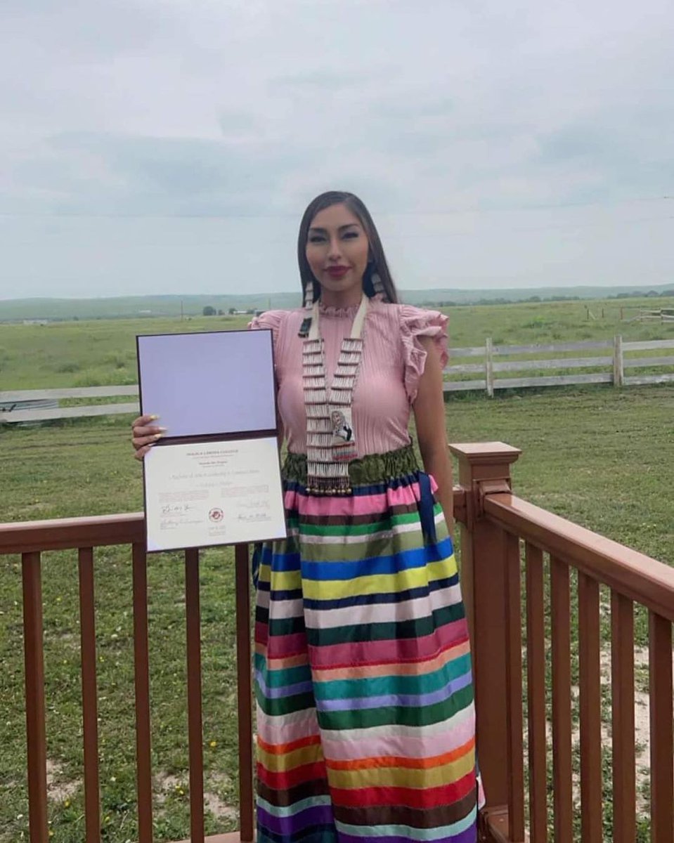 nativeamer48644's tweet photo. Native american cute girl 🥰🥰🇱🇷
#NativeAmerican #nativecute #nativegril #NativeTwitter #native https://t.co/fUqfCjnHPP