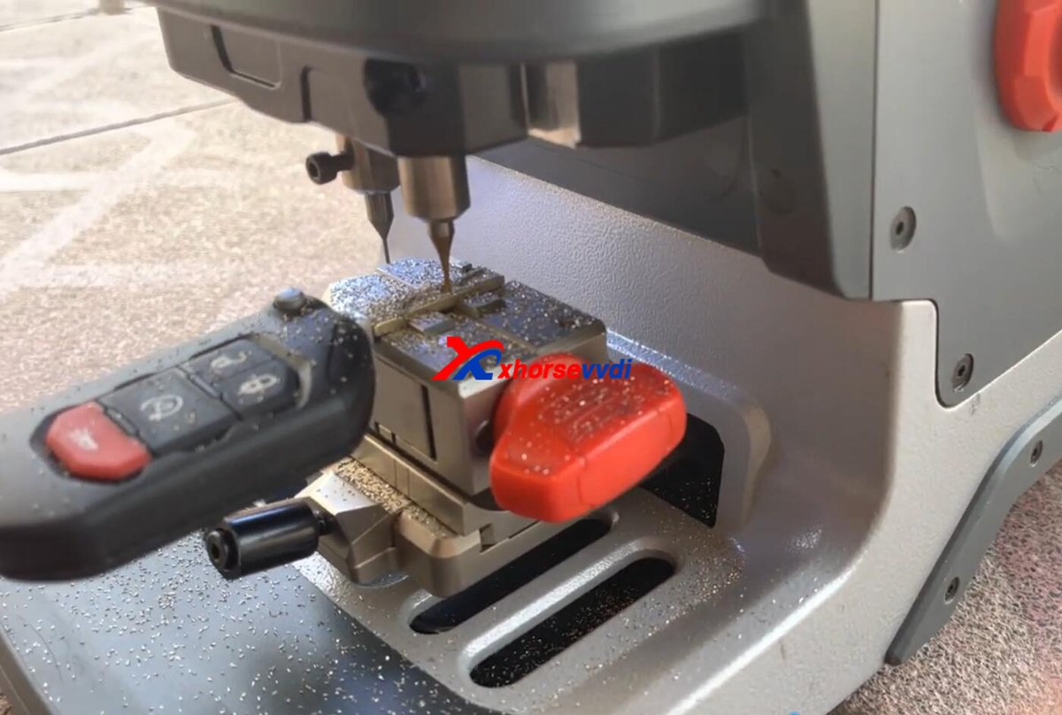 Xhorsevvdi's tweet photo. 2017-2023 jeep wrangler key making by truck lock 💪🔑🔑
with #xhorse Dolphin XP005L ✅✅
CRE: M K Locksmith 😎
#DOLPHINXP005L #dolphinii #xp005l #jeepwrangler #keycutting #keycuttingmachine #locksmith #locksmithlife https://t.co/4ZbWrQbUGn