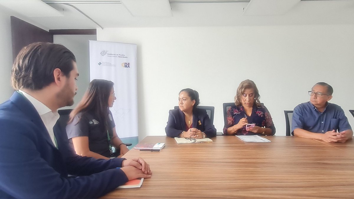 asoc_a's tweet photo. 1a reunión con @IBAGobPue en @AmbienteGobPue agradecemos mesa de trabajo con #mesasDirectivas @SJMayorazgo @pitajimenez74 urge  coordinar esfuerzos con #municipios para #prontarespuesta urge  reportar y detener #maltratoAnimal #abandono #jaurías https://t.co/SqDEd3zG2Y