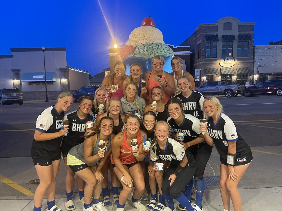 HUGE thank you to our supporters and Blue Bunny for hosting us after a FUN win! 

Round 1✅
Round 2👀