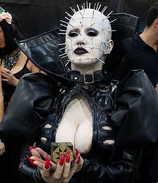 QueenlilithDB's tweet photo. Thank god its Friday, #horrorfam. https://t.co/aQFdYXfWYr