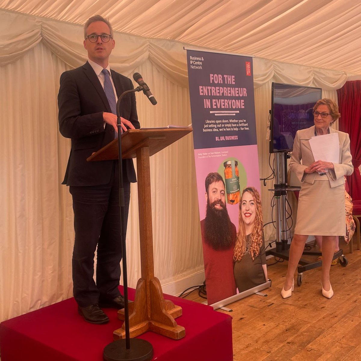 Backed by £13m from @DCMS, the @BritishLibrary’s network of Business & IP Centres have helped to create more than 18,000 new businesses📈 Lord Parkinson congratulated the entrepreneurs who’ve turned their ideas into thriving businesses @BIPC Read more: bl.uk/business-and-i…