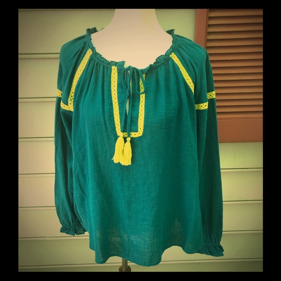 So good I had to share! Check out all the items I'm loving on <a href="/Poshmarkapp/">Poshmark</a> from <a href="/Michell82882177/">Michelle</a> #poshmark #fashion #style #shopmycloset #anntaylor #nbd #truecraft: posh.mk/MbDbSuJxqBb