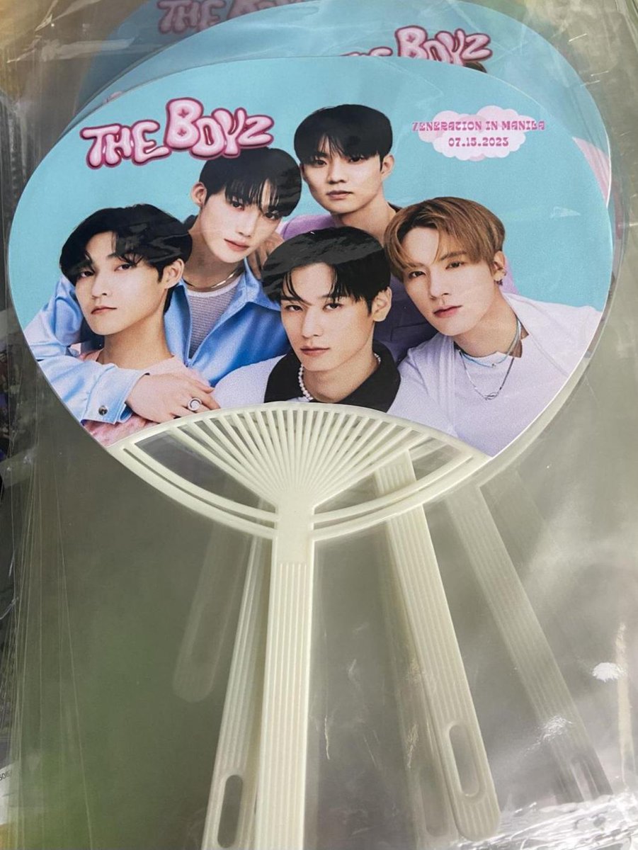 nikastheB's tweet photo. 🌸 hand fans ready for #ZENERATION_MNL 🌸

♡︎ limited quantity
♡︎ show tweet to claim (read mechanics)
♡︎ location &amp; time TBA

see you tomorrow deobis~ 💙 https://t.co/zvjIAtSYkv