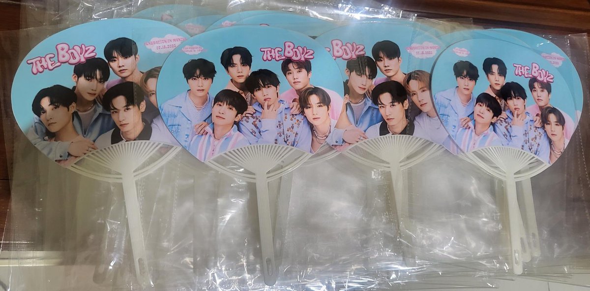 nikastheB's tweet photo. 🌸 hand fans ready for #ZENERATION_MNL 🌸

♡︎ limited quantity
♡︎ show tweet to claim (read mechanics)
♡︎ location &amp; time TBA

see you tomorrow deobis~ 💙 https://t.co/zvjIAtSYkv