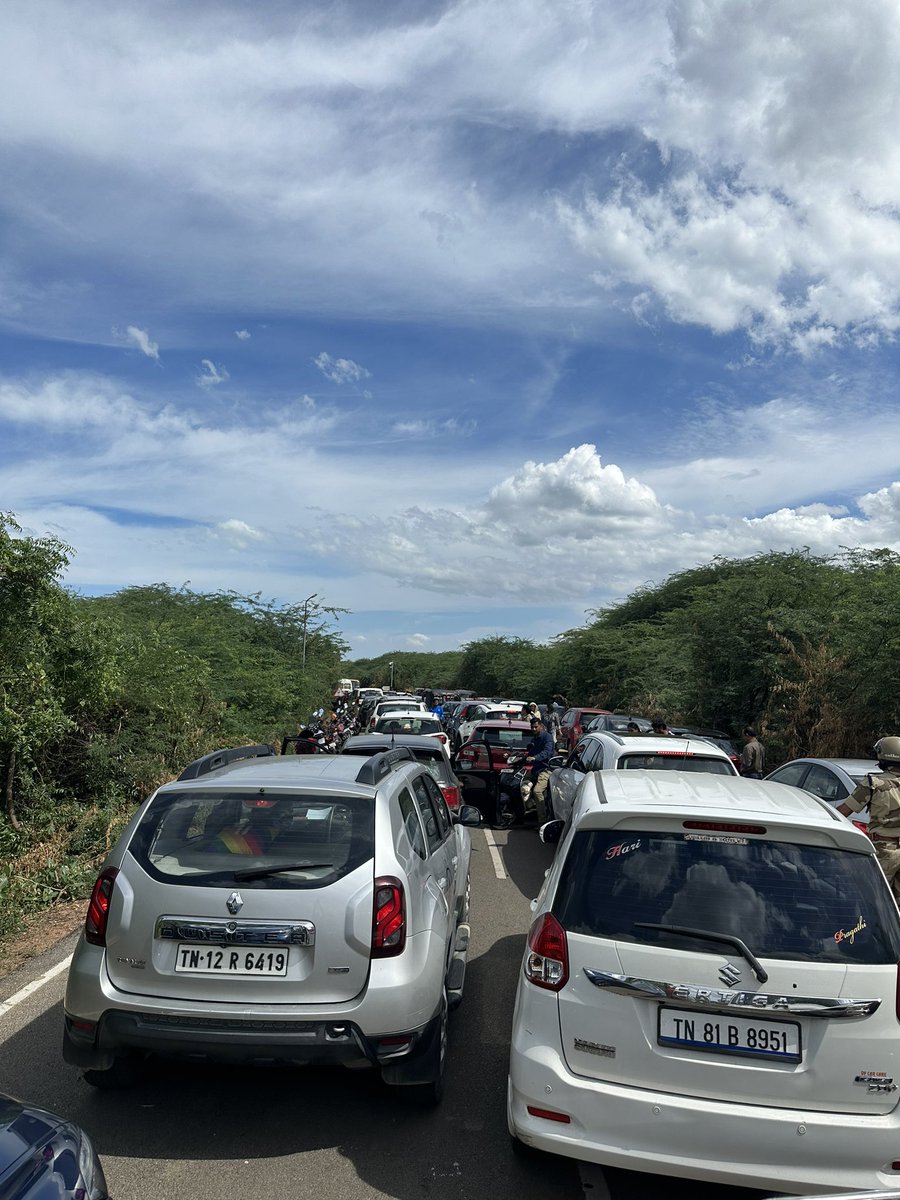 vavasthi's tweet image. Came to see chandrayaan3 launch. Saw a Bengaluru style traffic jam. #isro #isrorocks I guess.