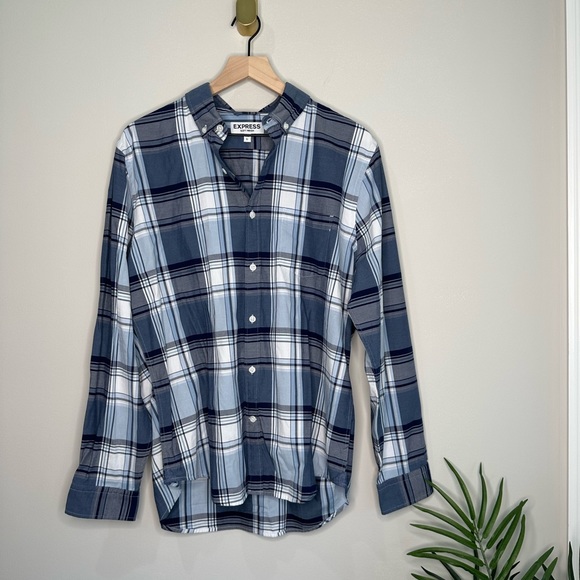 VintagClothes4U's tweet photo. So good I had to share! Check out all the items I'm loving on @Poshmarkapp #poshmark #fashion #style #shopmycloset #express: https://t.co/IAESYPUWPV https://t.co/0IyEee0Zcr