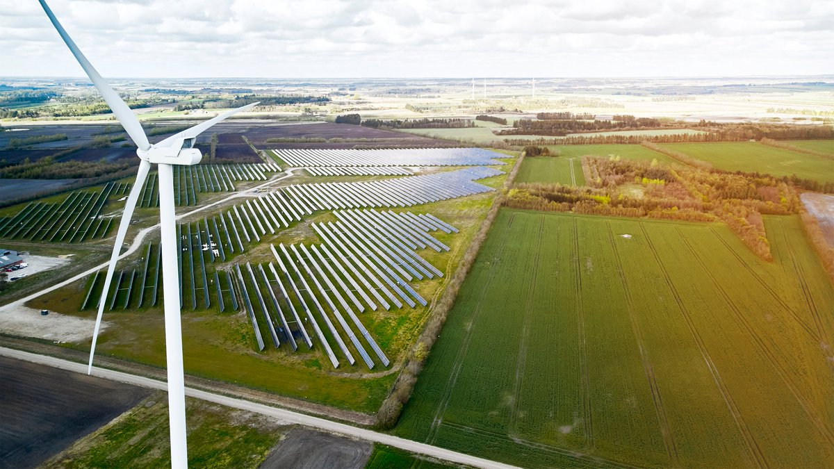 This week, the #Encavis Transition Plan was published. It transparently shows our roadmap towards net-zero:

✔️ Halve CO2 emissions (Scope 1+2) by 2025
✔️ Net-zero CO2 emissions (Scope 1+2) by 2030
✔️Net-zero CO2 emissions (Scope 1+2+3) by 2040

Read more👉encavis.com/en/newsroom/pr…