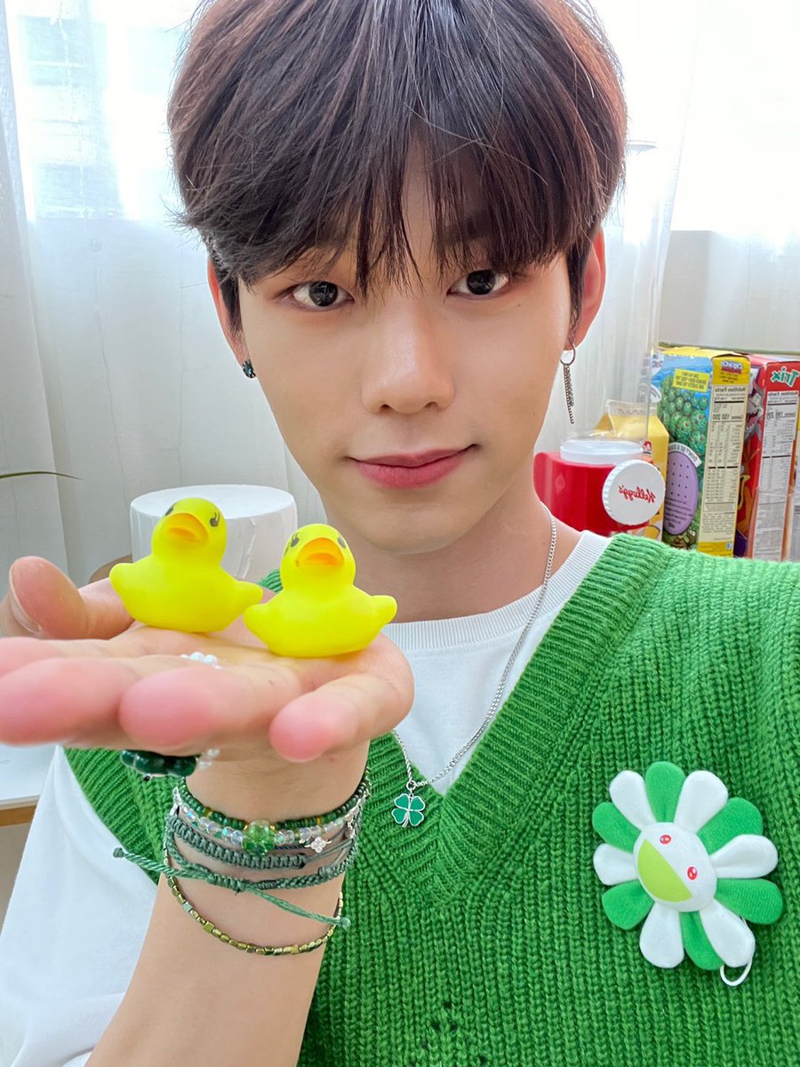 lee jeonghyeon archive tweet media