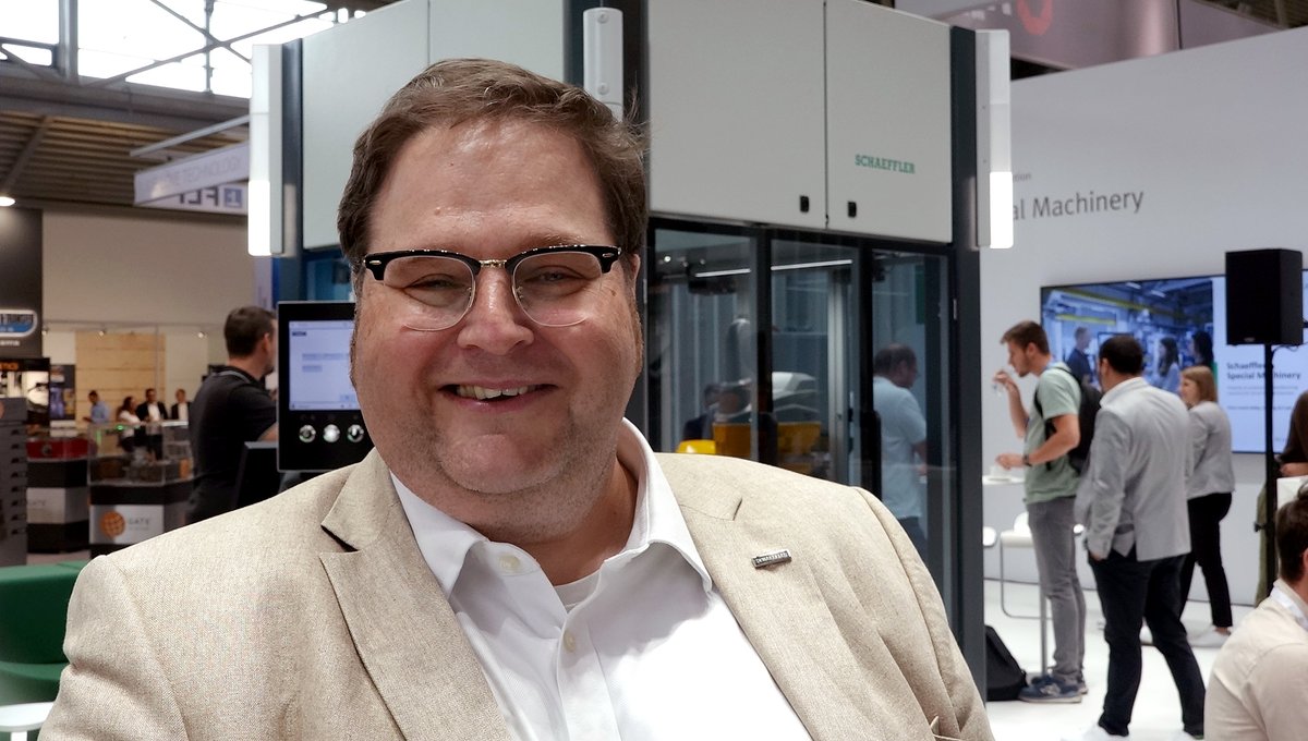 developmentscou's tweet image. Carsten Merklein von #schaeffler präsentierte auf der #Automatica2023 den neuartigen #multimaterial #3ddrucker für einzigartige #werkstoff-Kombinationen mit grenzenlosem Potential. @SchaefflerDE @SchaefflerGroup  developmentscout.com/industrie/werk…
