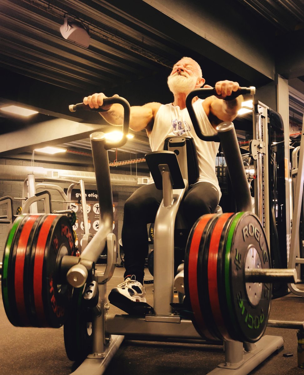 tonebarnbrook's tweet photo. Wide Grip Fixed Seated Row 

Click link in my bio to enquire about my programs..!⁠

#TrainwithTone #TonyBarnbrook #BodyBuilding #bodybuildingmen #gymmotivation #muscled #over50men #muscledaddy #determination https://t.co/zq3KiJj5aq