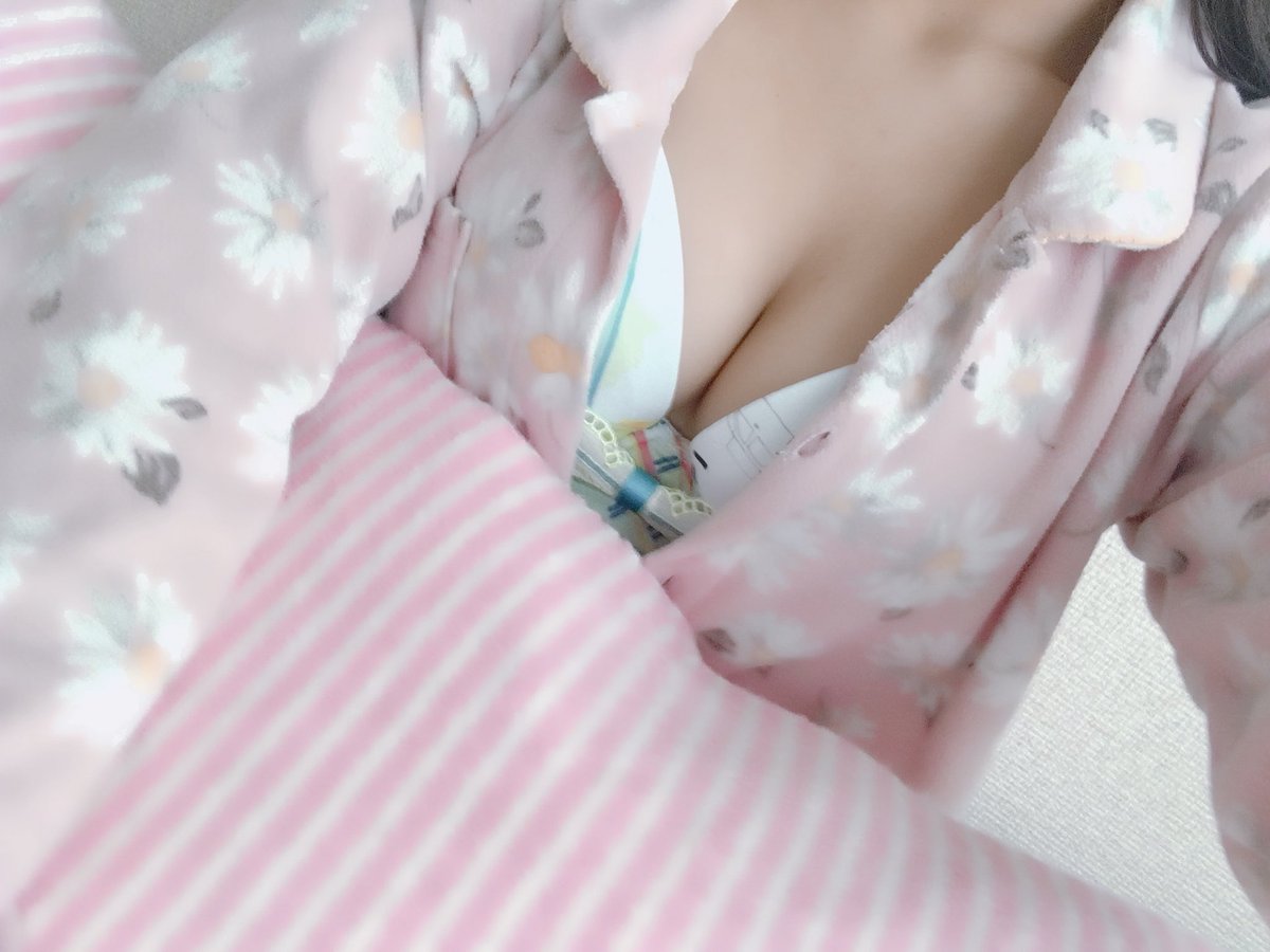 テニス部女子です

マン凸するよ💗
みたい人は♡↻お願いします！

#パイ凸
#マン凸