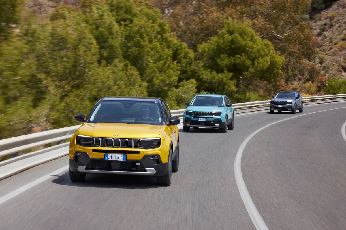 missionline's tweet image. Il dipartimento Fleet &amp;amp; Tender di @Stellantis si è aggiudicato la fornitura di una nuova #flotta destinata al Corpo Nazionale dei Vigili del Fuoco.

Si tratta di veicoli, per la prima volta a #ZeroEmissioni, nuovo punto di ingresso alla gamma Jeep.

@StellantisIT