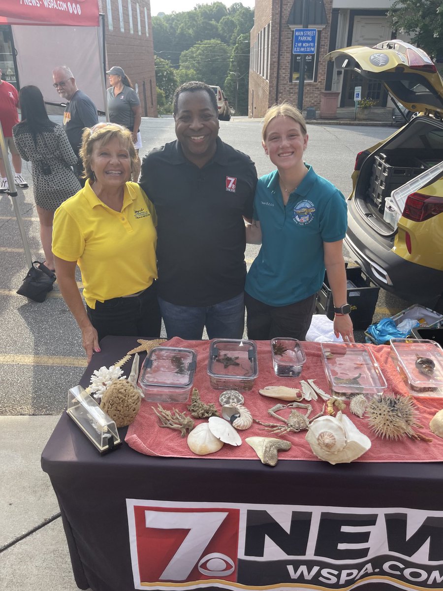 Aquarium & Shark Lab tweet media